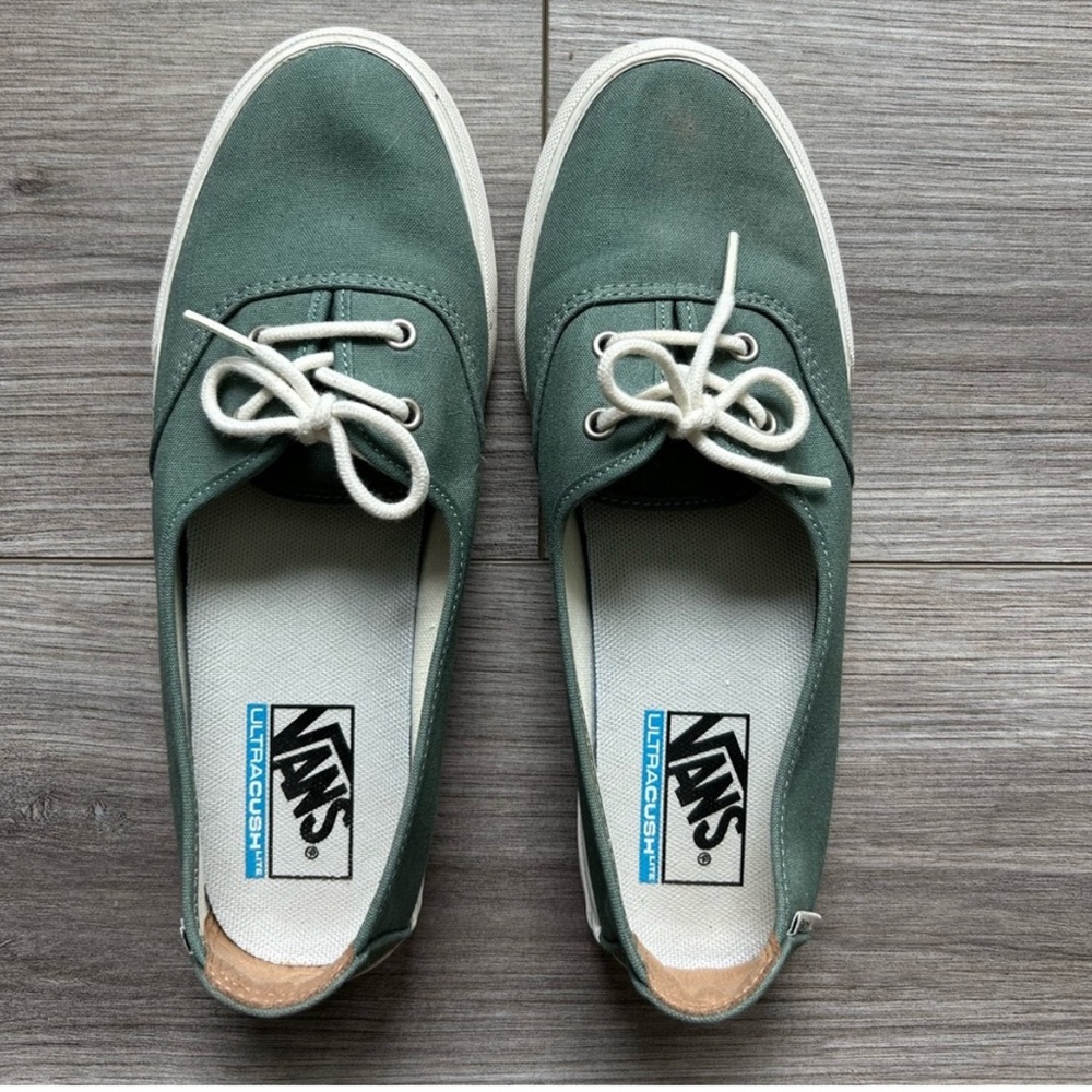 Vans women’s low cut Sneakers, 8.5